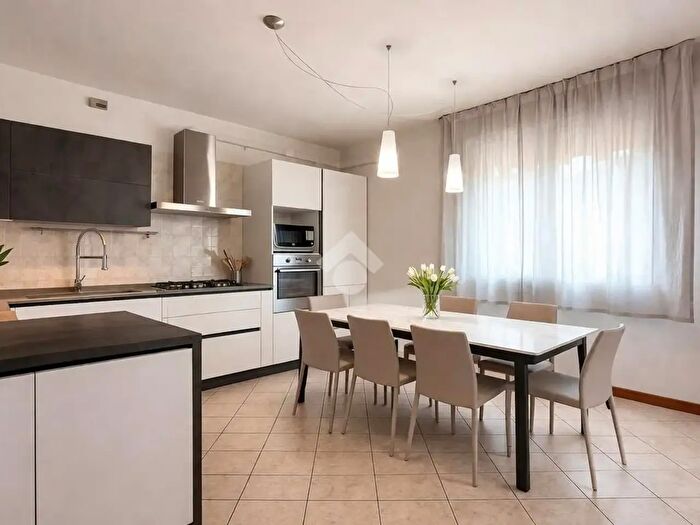 Appartamento trilocale in vendita in Via Padova, Selvazzano Dentro