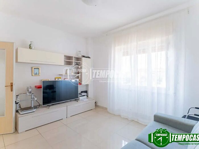 Appartamento bilocale in vendita in Via Roma, Bareggio