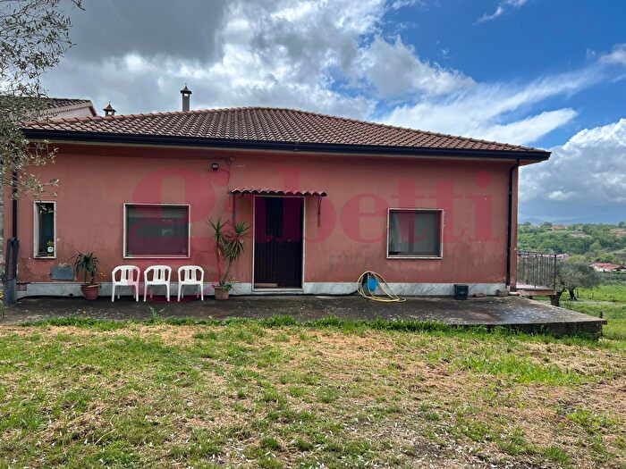 Casa quadrilocale in vendita in Località Amati Snc, Faicchio