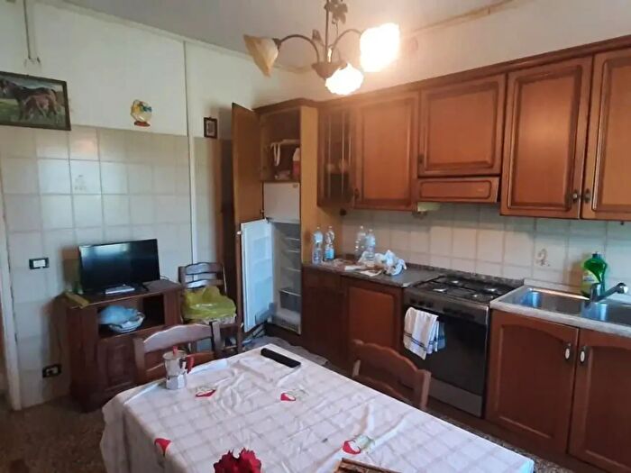 Appartamento con 5 locali in vendita in Castellina Marittima