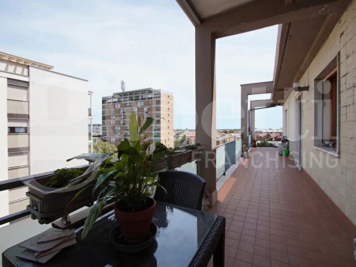 Appartamento con 5 locali in vendita in Corso del Popolo, Venezia