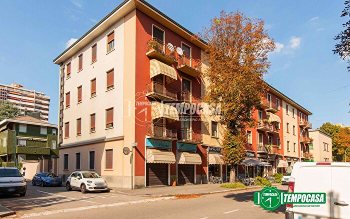 Case in Vendita e in Affitto - 2