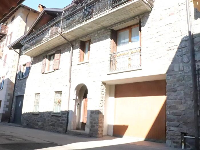 Appartamento trilocale in vendita in Via Torri, Schilpario