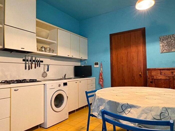 Appartamento trilocale in affitto in Via Vespri Siciliani, Piazza Napoli, Milano