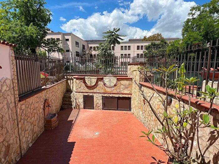 Appartamento quadrilocale in vendita in Corso a Amedeo, Palermo