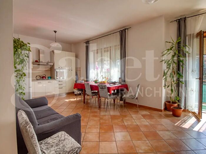 Appartamento con 5 locali in vendita in Via Luigi Pirandello, Fonte Nuova