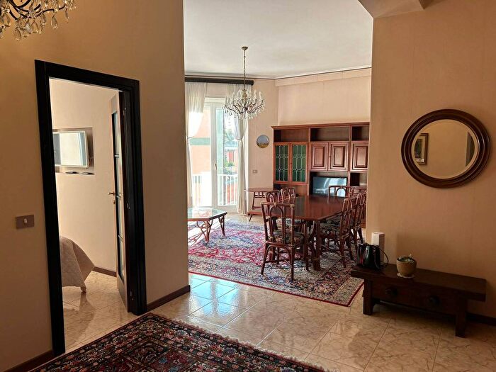 Appartamento quadrilocale in affitto in Via Roccasterone, Corso degli Inglesi, Sanremo