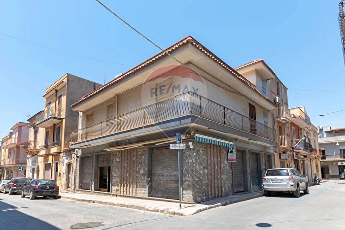 Casa con 7 locali in vendita in Via Durando, Pachino