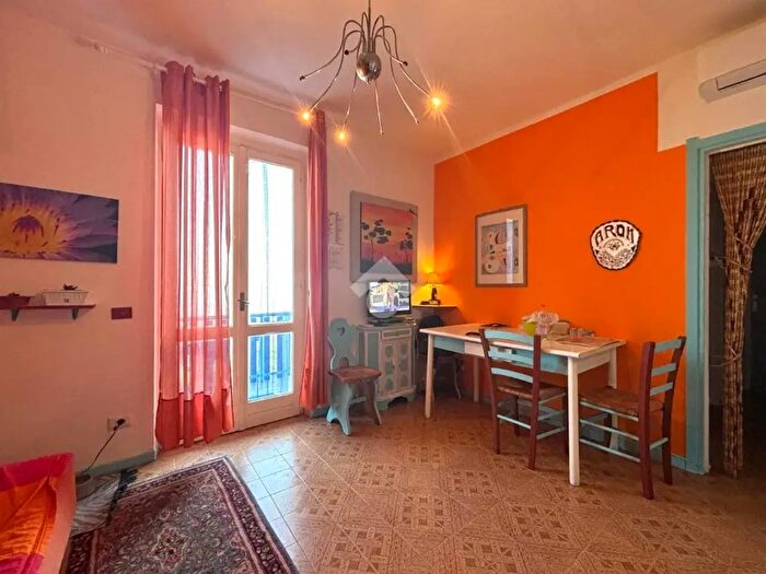 Appartamento trilocale in vendita in Via San Bernardo, Roncola