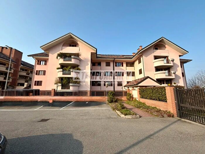 Appartamento trilocale in vendita in Via Bazzana Inferiore, Assago