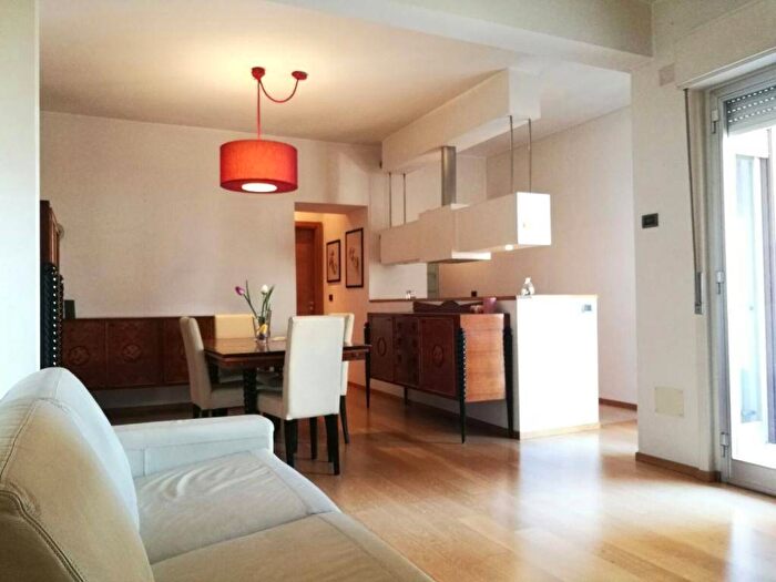 Appartamento bilocale in affitto in Carducci, Politeama Ruggiero Settimo, Palermo