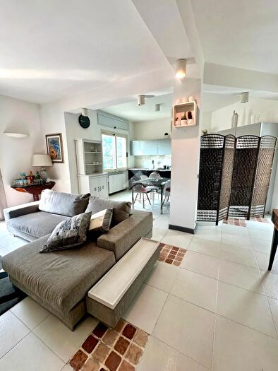 Appartamento con 6 locali in vendita in Via Montebello, Gaeta