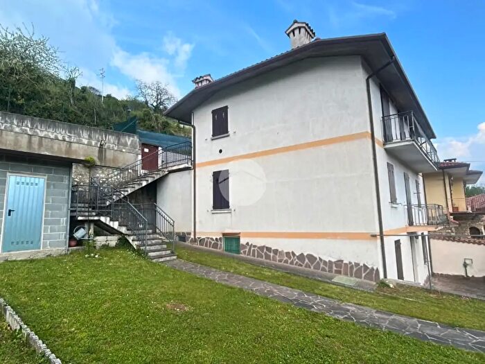 Appartamento quadrilocale in vendita in Via degli Alpini, Vigolo