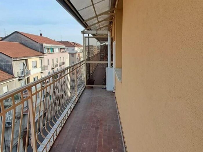 Appartamento trilocale in affitto in via Capelli, Parella, Torino