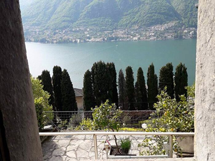 Appartamento monolocale in affitto in Via Quarzano, Pognana Lario