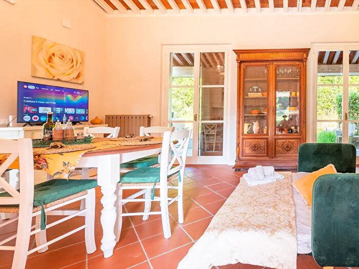 Casa bilocale in affitto in Camaiore