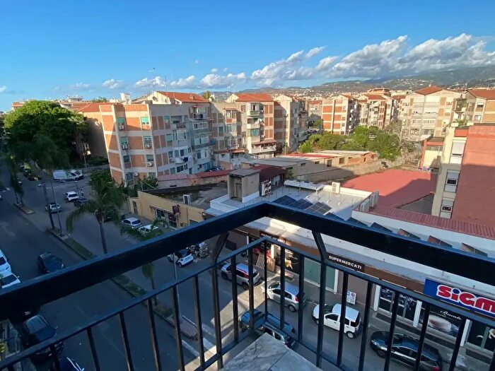 Appartamento quadrilocale in vendita in Via Giovanni Spadolini, Reggio di Calabria