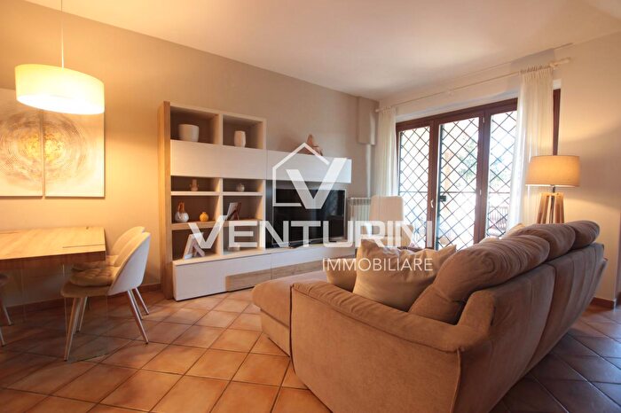 Appartamento trilocale in vendita in Via Visano, Roma