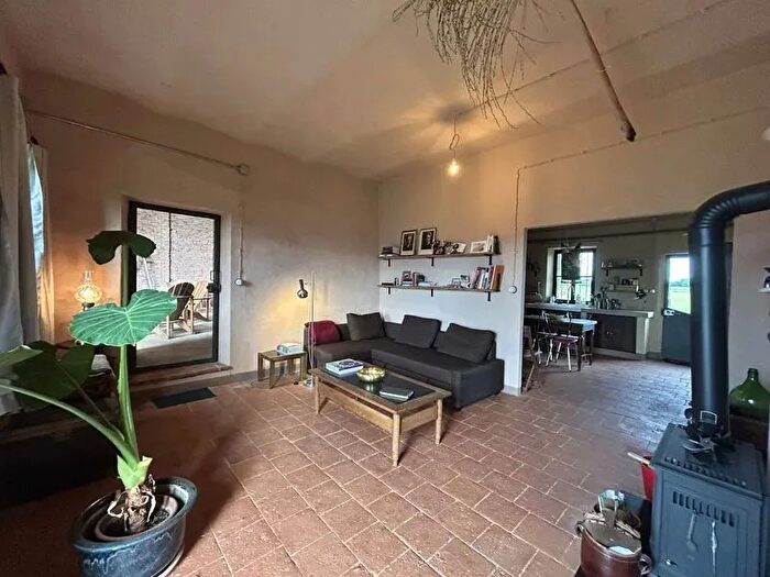 Casa con 12 locali in vendita in Carru