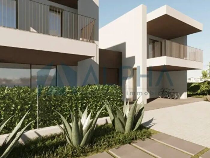 Casa quadrilocale in vendita in Via Levanto, Cesena