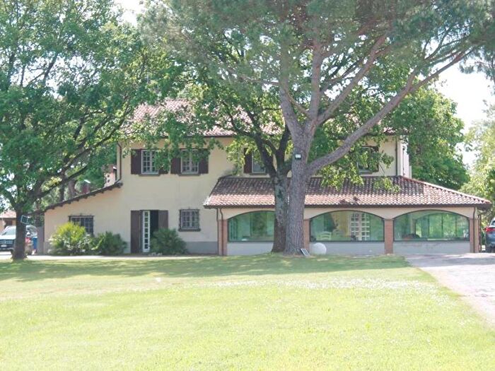 Casa con 6 locali in affitto in Vecchiazzano Ospedale, Forlì