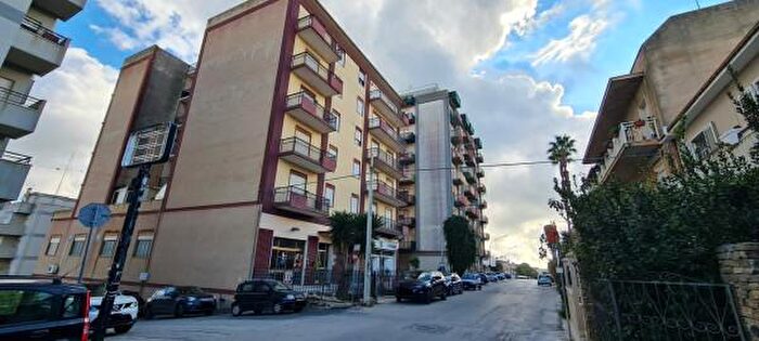 Appartamento con 6 locali in vendita in Via Giovanni Gentile, Castelvetrano