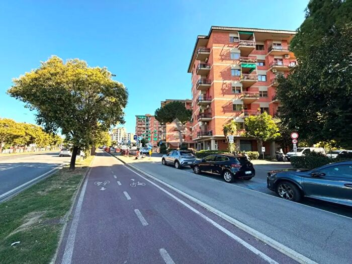 Appartamento con 5 locali in vendita in Viale a Guidoni, Firenze