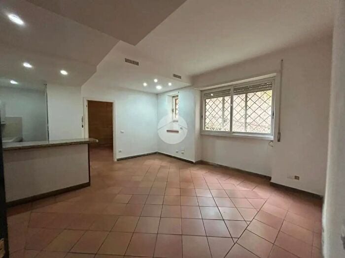 Appartamento bilocale in affitto in Via Fagarè, Roma