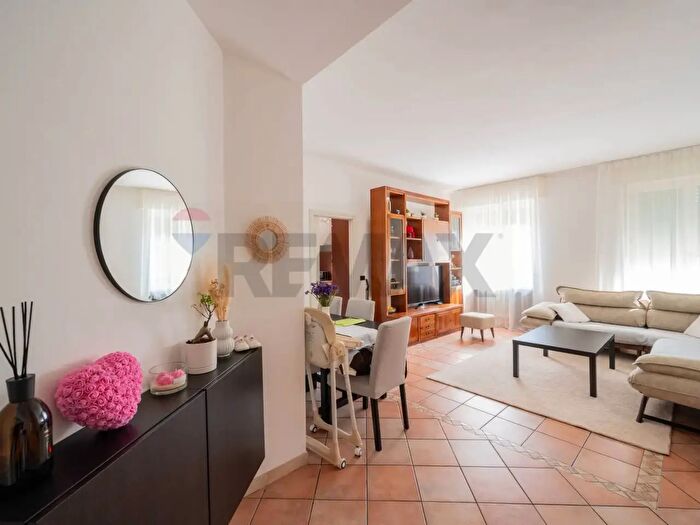 Appartamento trilocale in vendita in Via Venezia, Parma