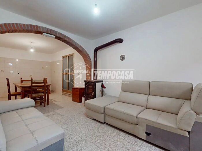 Appartamento con 6 locali in vendita in Via Tiola, Valsamoggia