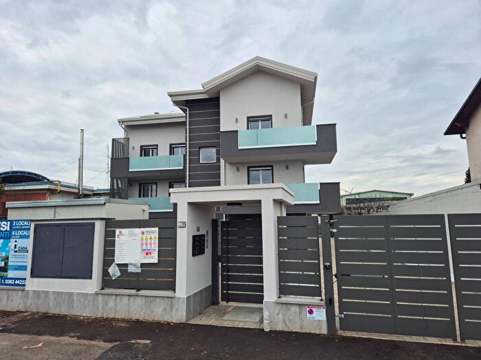 Appartamento trilocale in affitto in Via Croce Rossa Italiana, Nova Milanese