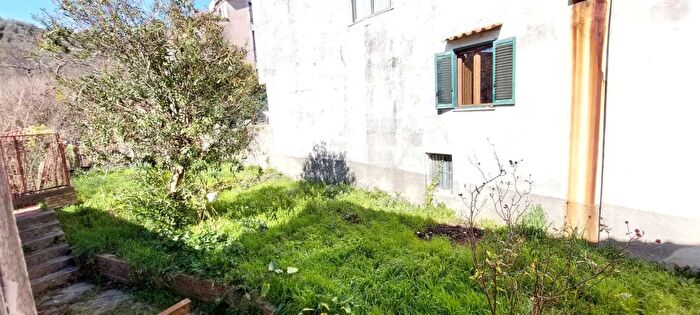 Casa con 9 locali in vendita in Via Giacomi, Giffoni Sei Casali