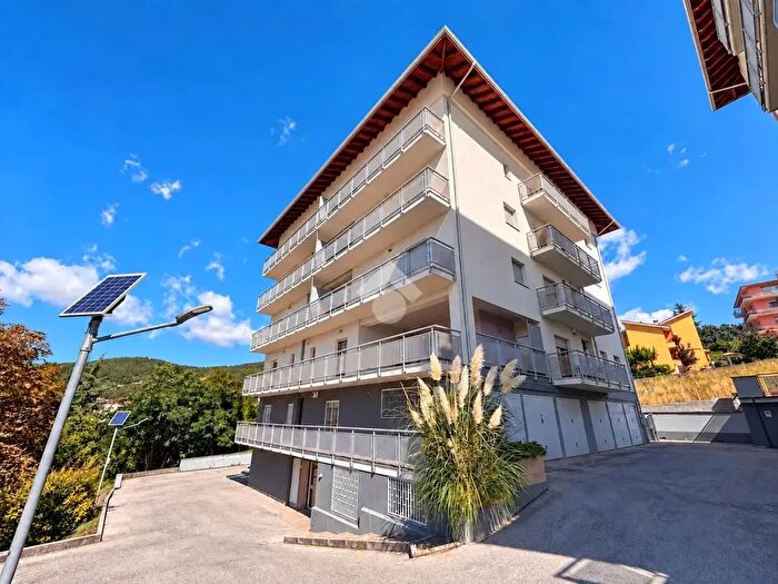 Appartamento quadrilocale in vendita in Via Edoardo Scarfoglio, L'Aquila