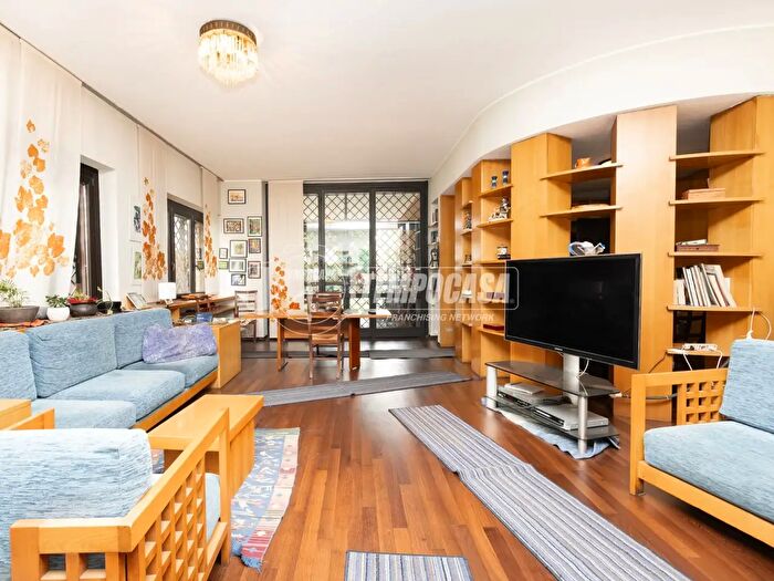 Appartamento con 5 locali in vendita in Cassina De Pecchi