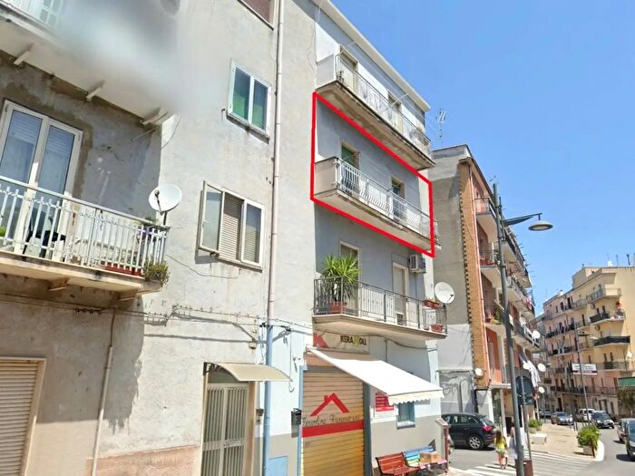 Appartamento quadrilocale in vendita in Via della Resistenza, Vico Del Gargano