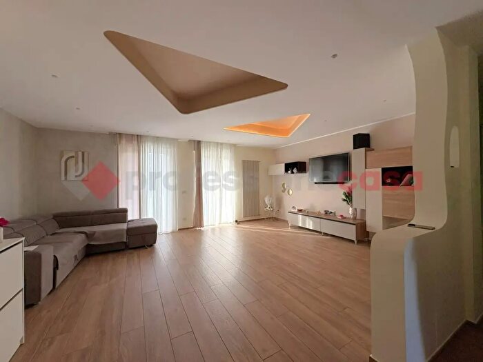 Appartamento quadrilocale in vendita in Via Castelluccio, Bari
