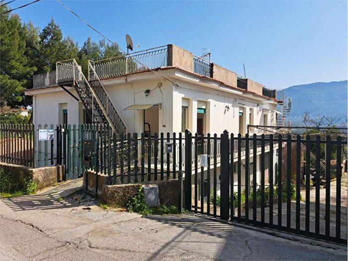 Casa trilocale in affitto in Via Walter Tobagi, Santa Rosalia, Monreale