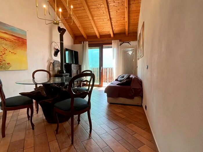 Casa quadrilocale in vendita in Via Niscioli, Cercino
