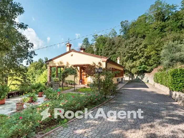 Casa con 6 locali in vendita in Via Chiesa Tramonte, Teolo