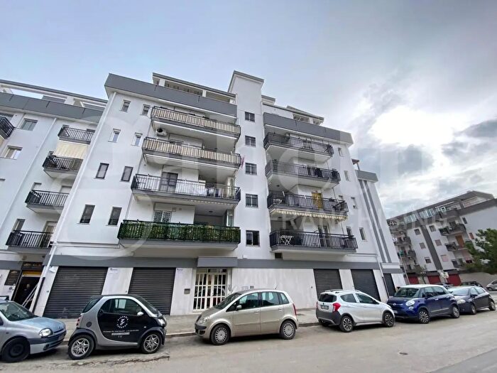 Appartamento quadrilocale in vendita in Via Giuseppe Parini, Trani