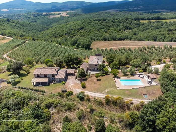 Casa con 15 locali in vendita in Ss bis, Orvieto