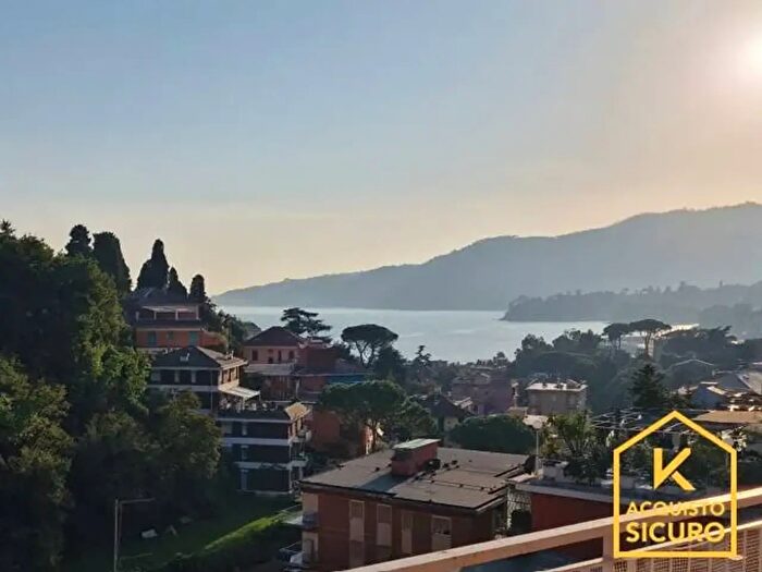 Appartamento trilocale in vendita in Via Val di Sole, Rapallo