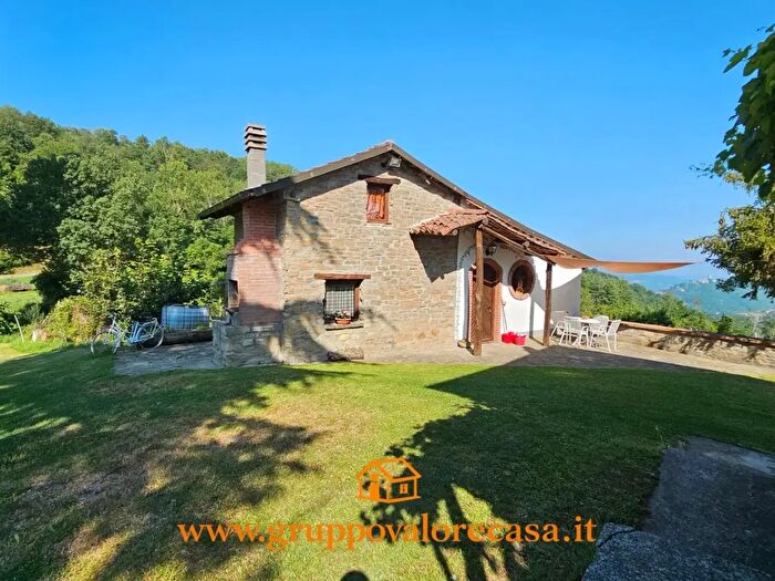 Casa con 17 locali in vendita in Regione Colombera, Roccaverano