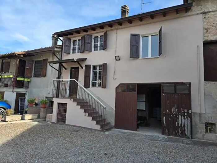 Casa quadrilocale in vendita in Via Rivalta, Lesignano De' Bagni