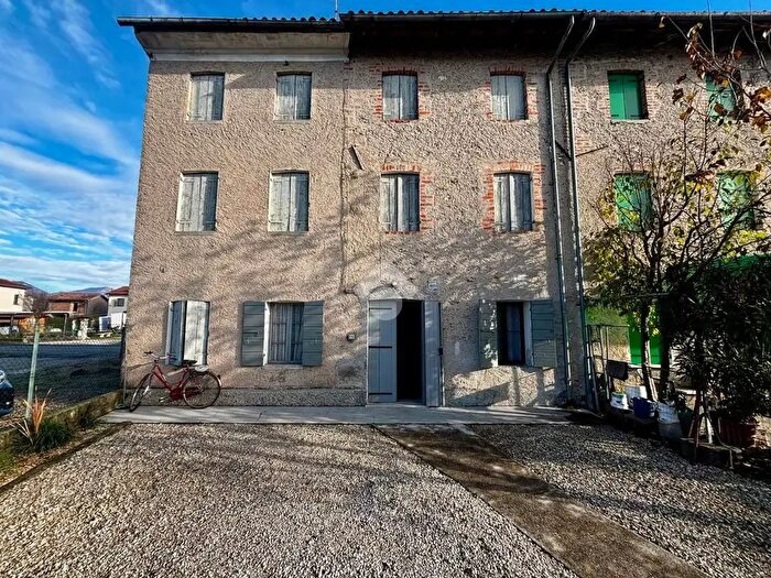 Casa con 8 locali in vendita in Via Trevigiana, Sernaglia Della Battaglia