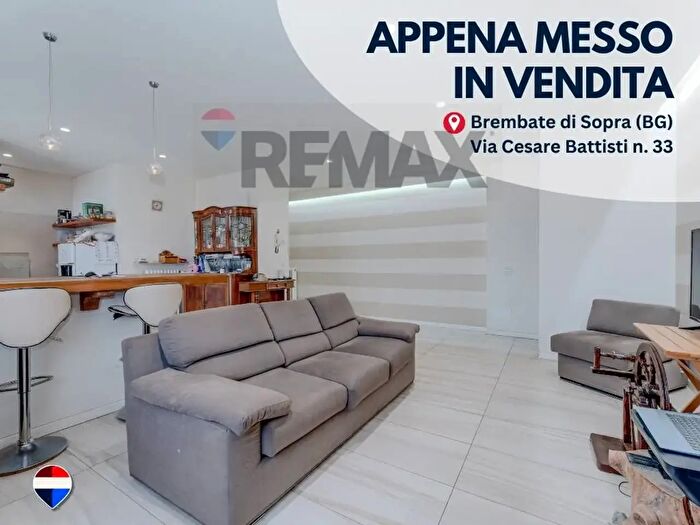 Appartamento trilocale in vendita in Via Cesare Battisti, Brembate Di Sopra