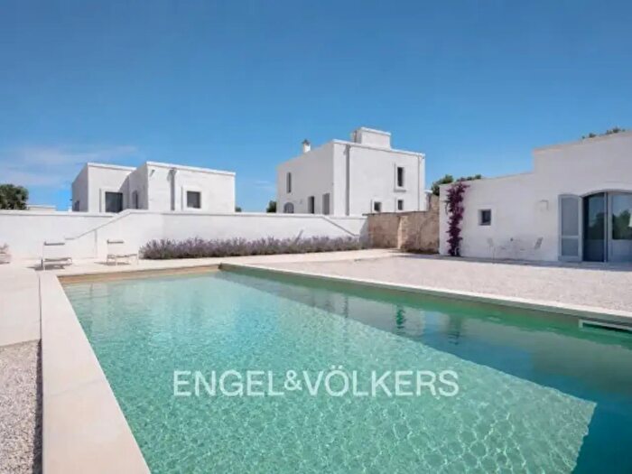 Casa con 6 locali in vendita in Fasano
