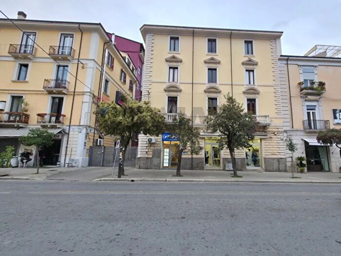 Appartamento con 5 locali in vendita in Viale Trieste a, Cosenza