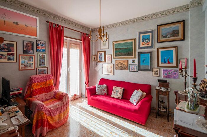 Appartamento trilocale in vendita in Via Luigi Angeloni, Roma