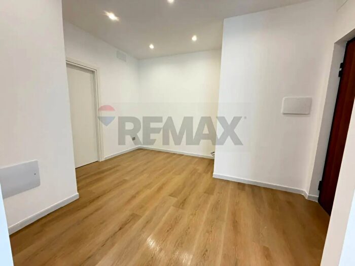 Appartamento trilocale in vendita in Viale Colli Aminei, Napoli